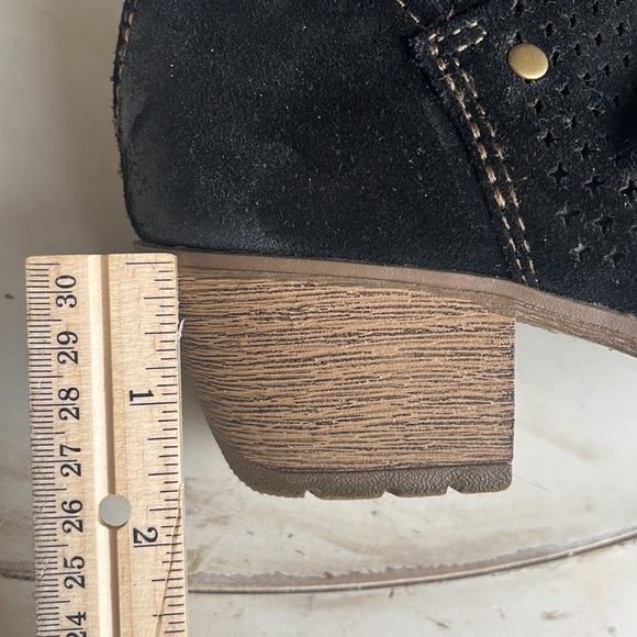 Earth Origins Black Boots- size 7 - Picture 8 of 11